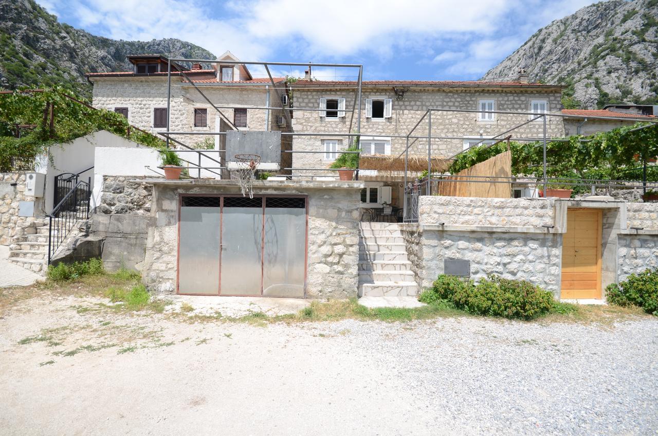 Apartamento Stone House Dragutinovic Kotor Exterior foto